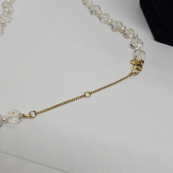Madewell 90s style clear flower bead and pearl necklace - Picture 3 of 4
